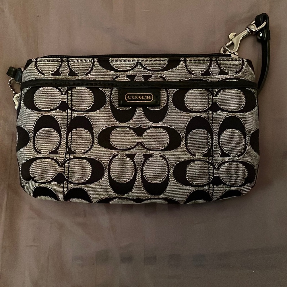 Y2K vintage Coach Monogram wristlet, like new.